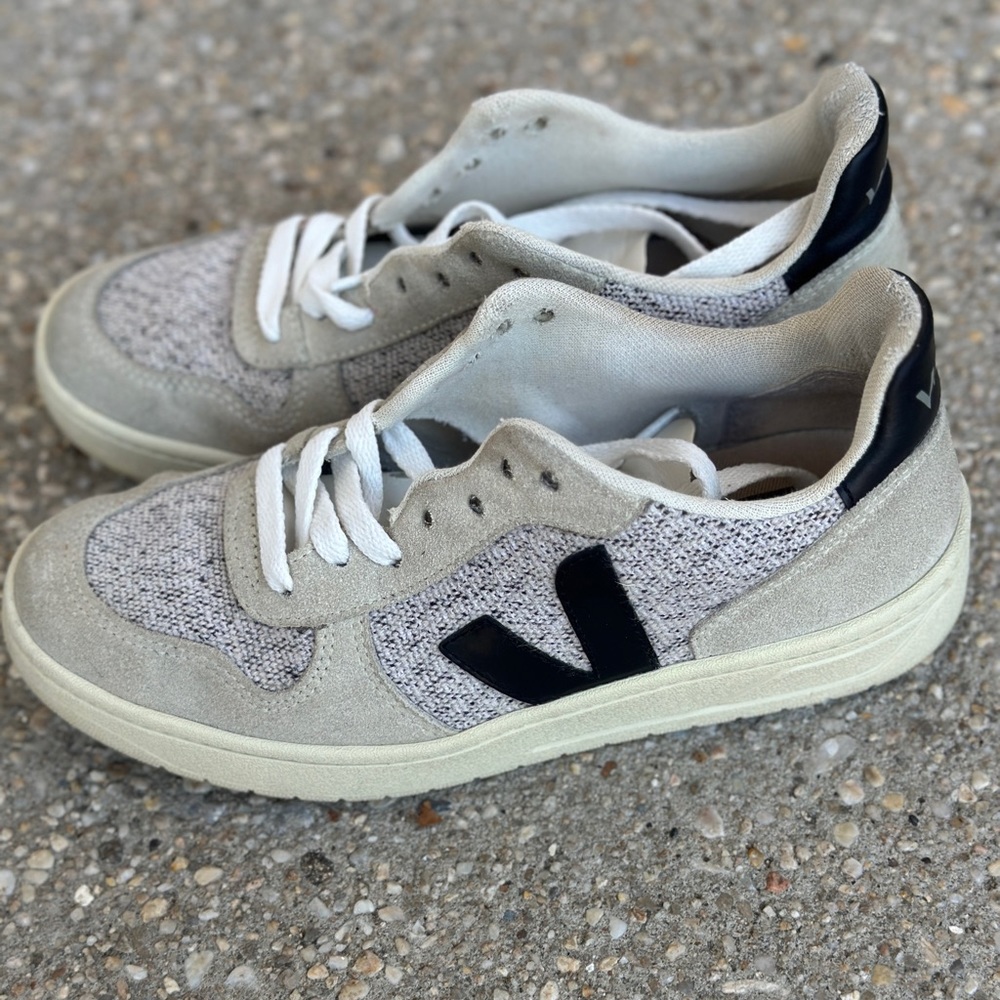 VEJA V-10 Flannel - White/Snow Size US 6